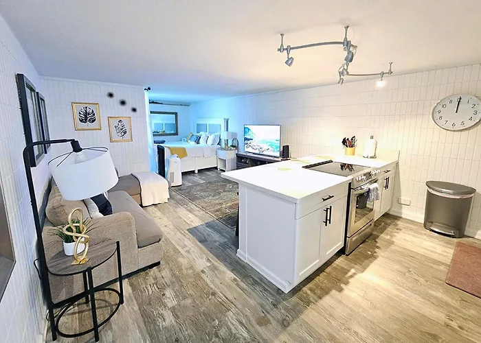Stylish Condo Steps To Beach